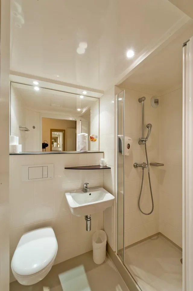 غرفة ثلاثية بسرير كوين وسرير فردي، Hotel Premiere Classe Sens Nord Saint Clement 4/7