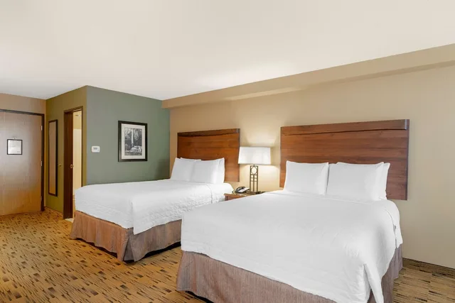 غرفة قياسية بسريرين كوين بإطلالة على النهر، Best Western Plus Columbia River Inn 6/10
