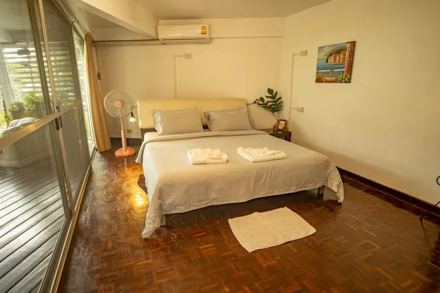 غرفة ديلوكس بسرير كينج بشرفة، Hostel 16 10/10