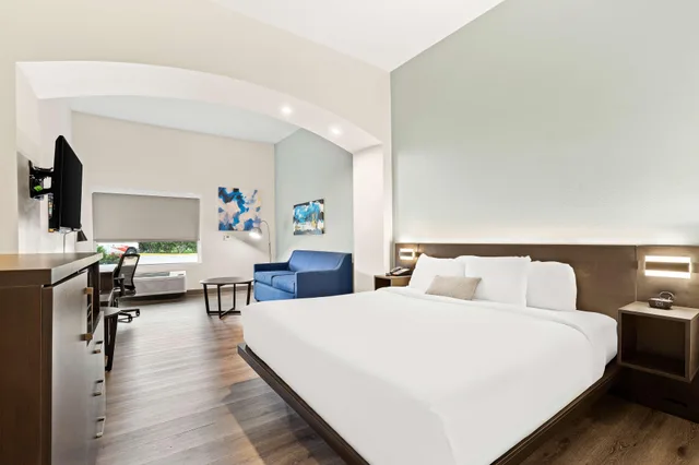 Suite, Accessible, Best Western Iowa/Lake Charles East 1/3