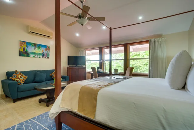 Regal, King Bed، San Ignacio Resort Hotel 4/8