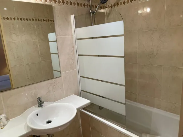Standard, Single, 121 Hotel Paris 8/11