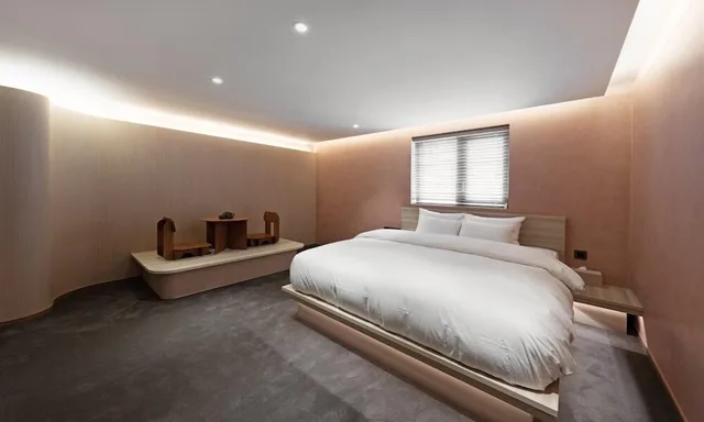 غرفة بريميير بسرير كينج، Jamsil Orosie Tourist Hotel 2/3