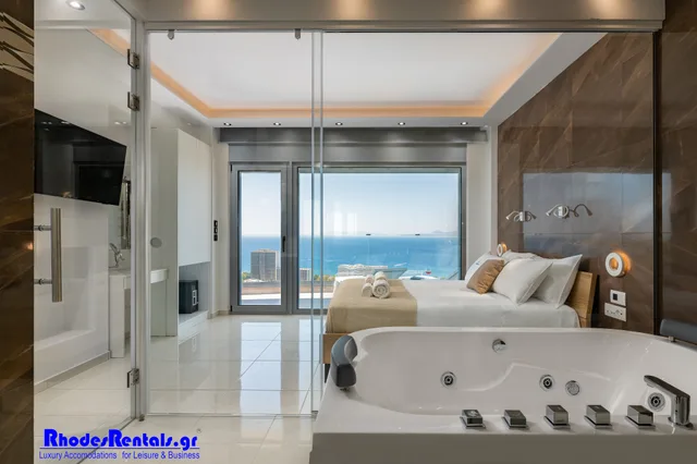 3 Bedrooms, Suite, Sea View, Hot Tub, Skyline Suites 8/8