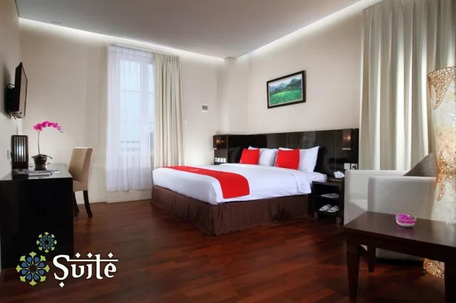 Suite, King Bed, Hotel Namira Syariah Pekalongan 1/2
