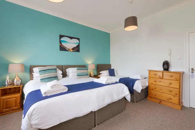 غرفة عائلية بسرير مزدوج وسرير فردي، Porth Veor Manor, Sure Hotel Collection By Best Western 2/2