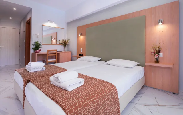 غرفة قياسية بسرير مزدوج بإطلالة جزئية على البحر، Punta Hotel 3/5