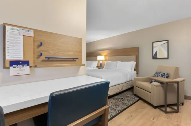 Standard, Candlewood Suites Collingwood 4/5