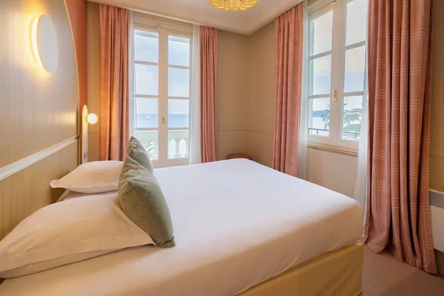 Room, Double or Twin Bed, Sea View, Hotel Vacances Bleues Le Balmoral 3/10