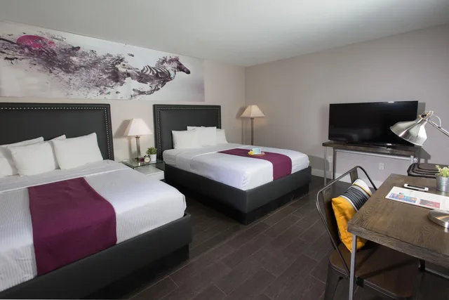 غرفة بسريرين كوين، Hotel Iris San Diego 5/8