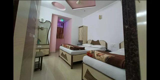 Super, Deluxe، Hotel Broadway Colaba Mumbai 2/3