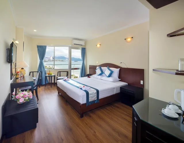 غرفة ديلوكس بسرير كينج بإطلالة على البحر، Nha Trang Lodge 3/10