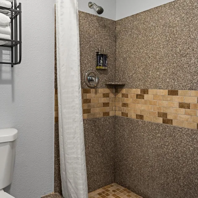 غرفة بسرير كينج، Bay Breeze Inn 10/10