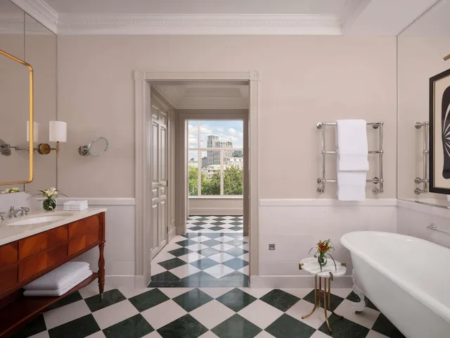 1 Bedroom, Suite, Partial River View, The Savoy Hotel 7/9