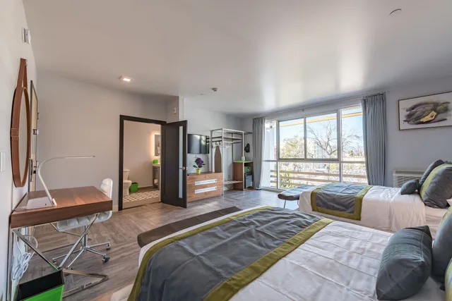 Preferred, 2 Queen Beds، Lexen Hotel-North Hollywood Near Universal 2/5