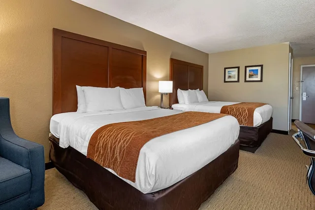 غرفة قياسية بسريرين كوين، Comfort Inn N Myrtle Beach Barefoot Landing 5/10