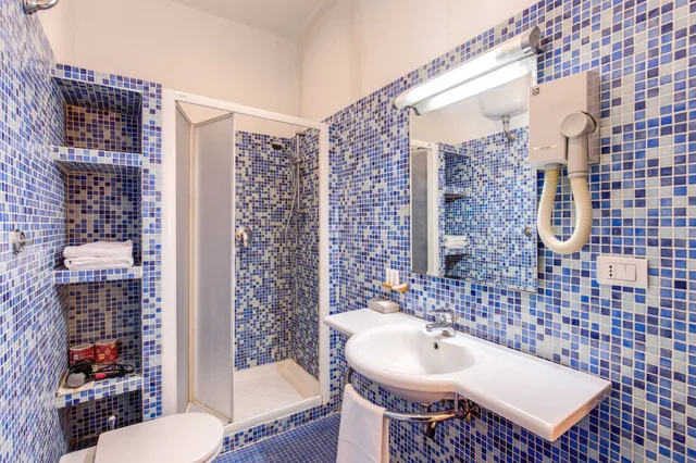 غرفة ثلاثية، Hotel Gea Di Vulcano 2/2