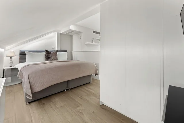 استوديو ثلاثي، Guilford Street Apartments 7/10