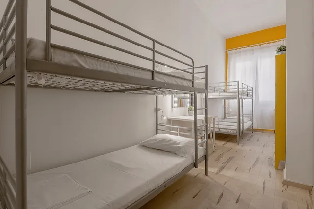 Mixed Dorm, 8 People, 4 Bunk Beds، QUO Milano 1/6