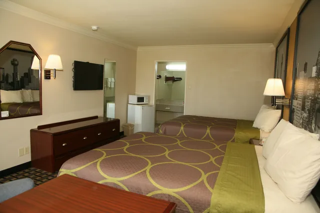 غرفة بسريرين مزدوجين للمدخنين، Super 8 By Wyndham Tyler Tx 2/2