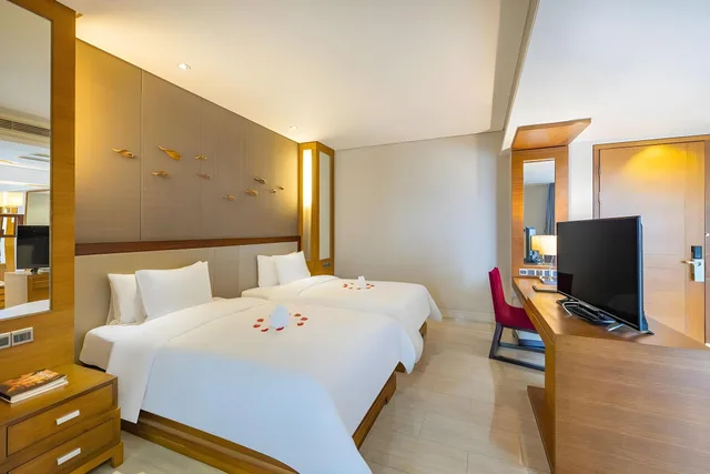 جناح تنفيذي بسريرين منفصلين بإطلالة، Sanya Phoenix Waterside Gloria Resort Sanya 2/2