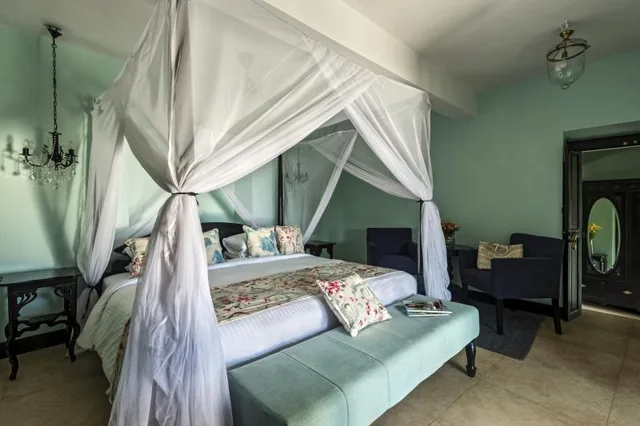 غرفة فاخرة بسرير كينج بإطلالة على البحر، Fort Tiracol Heritage Hotel 1/1