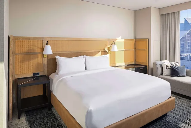 Panoramic, King Bed, Pool Floor، Signia by Hilton Atlanta Georgia World Congress Center 1/3