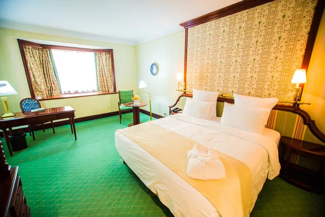 جناح جونيور، City Palace Hotel 1/2