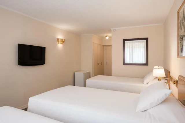 غرفة قياسية ثلاثية، Alfa Suites 3/4