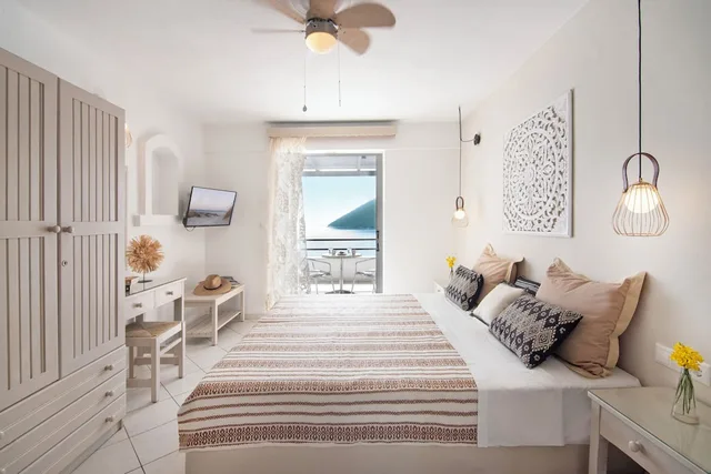 Classic, Studio, Queen Bed, Nafsika Villas 2/5