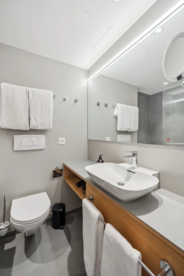 غرفة كومفورت بسرير كوين، HOTEL BASEL 7/8