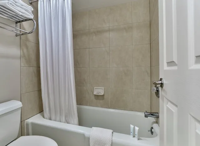Ocean, 2 Queen Beds, Side Ocean View, Balcony، Henlopen Hotel 4/4
