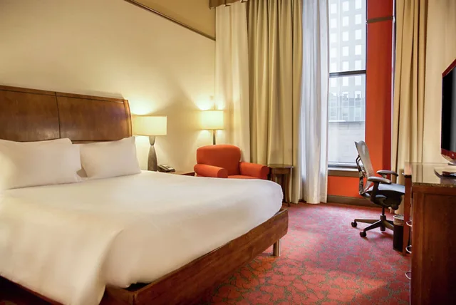 غرفة بسرير كينج لذوي الإعاقة، Hilton Garden Inn Milwaukee Downtown 1/7