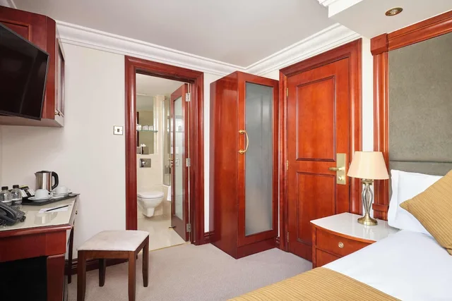 غرفة صغيرة بسريرين منفصلين، The Prime London Hotel 8/10