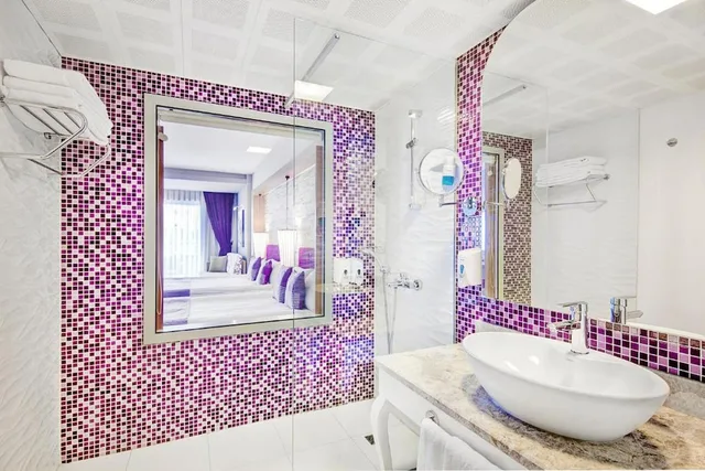 غرفة قياسية بسريرين مزدوجين بإطلالة على البحر، Tui Magic Life Jacaranda 2/3