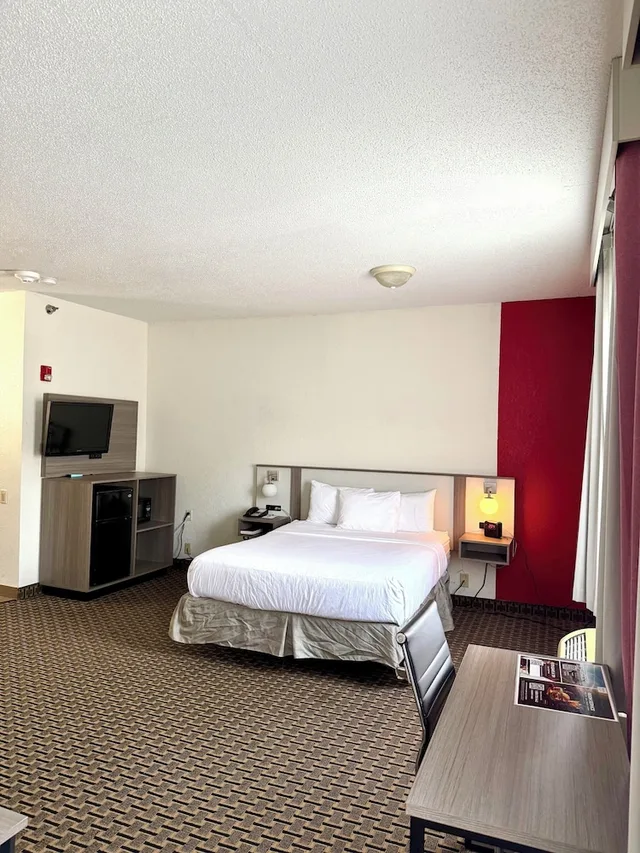 جناح بسرير كوين، Ramada by Wyndham Glendale Heights/Lombard 2/9