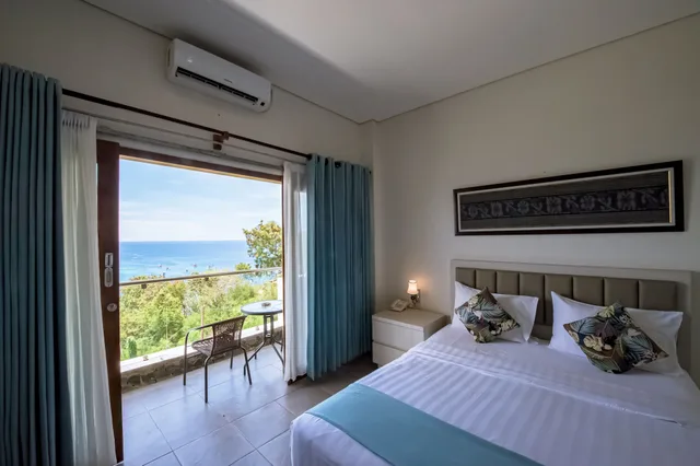 غرفة ديلوكس بسرير مزدوج بإطلالة على البحر، La Cecile Hotel and Cafe Komodo 2/4