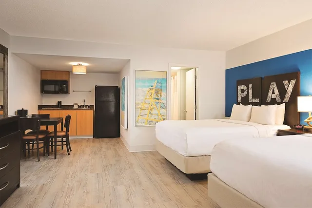 Resort, Studio, 2 Queen Beds، Sirata Beach Resort St Pete Beach 1/2