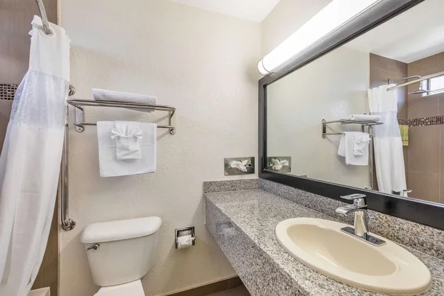غرفة قياسية بسرير كوين، Best Western Americana Inn 4/5
