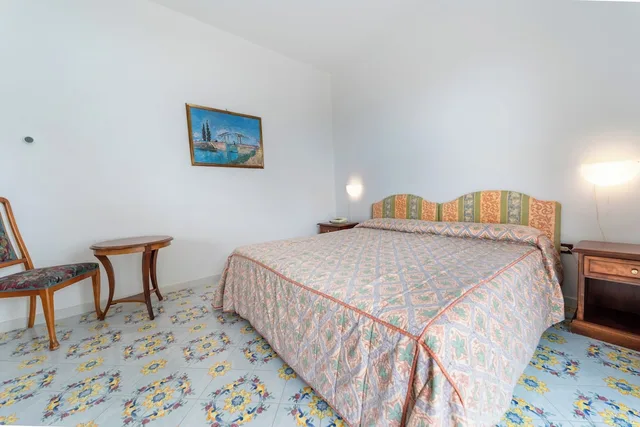 غرفة بسرير مزدوج بإطلالة على البحر، Club Residence la Castellana 4/10