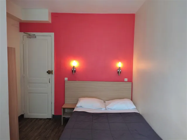 غرفة كلاسيكية بسرير كوين بحمام خاص، Hotel Tolbiac 3/7