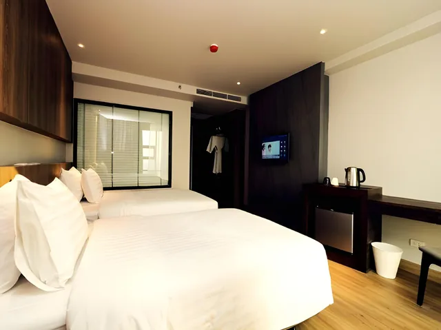 Superior, Xl, TK. Palace Hotel & Convention Bangkok 1/2