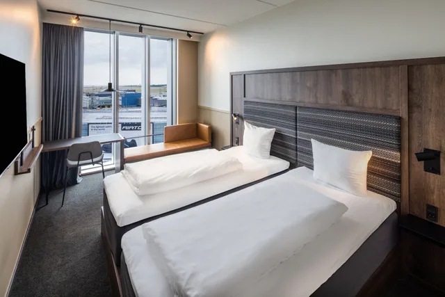 Standard, Twin Beds, Private Bathroom, Comfort Hotel Copenhagen Airport 2/3
