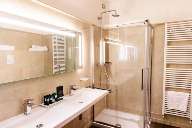 غرفة كومفورت ثلاثية بسرير كوين وسرير فردي، Aqua Montis Resort & Spa 3/4