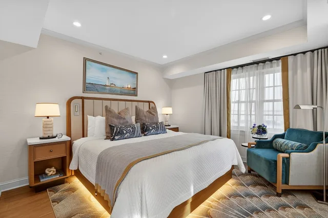 1 Bedroom, Suite, King Bed, Water View, Main Building, Saybrook Point Inn, Marina & Spa 2/5