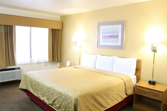 غرفة قياسية بسرير كينج، Highland Country Inn 2/6