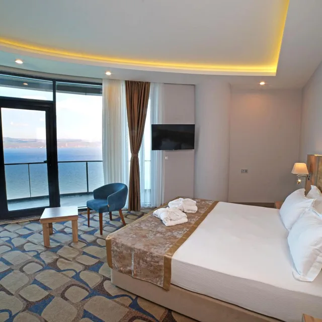 غرفة بسرير كينج بإطلالة على البحر، Blue Mudanya Hotel 1/10
