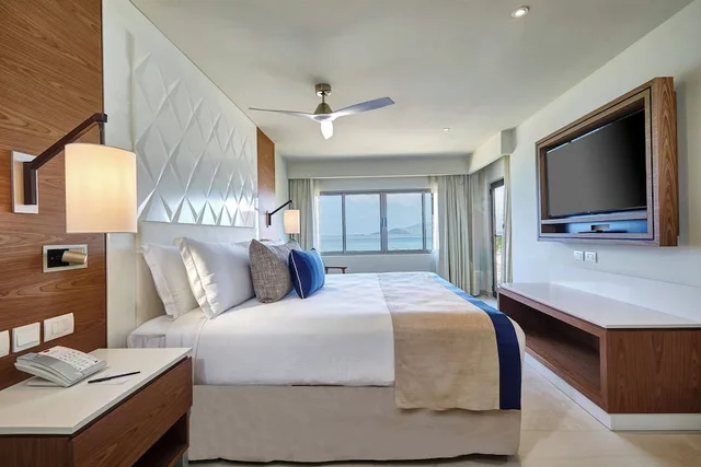 Diamond Club, Swim Out, Junior Suite, Luxury, 2 Queen Beds, Ocean Front, Sofa, Royalton Grenada, an Autograph Collection All-Inclusive Resort 4/7