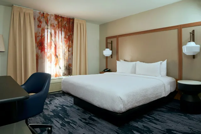 غرفة، Fairfield Inn And Suites San Bernardino 1/4