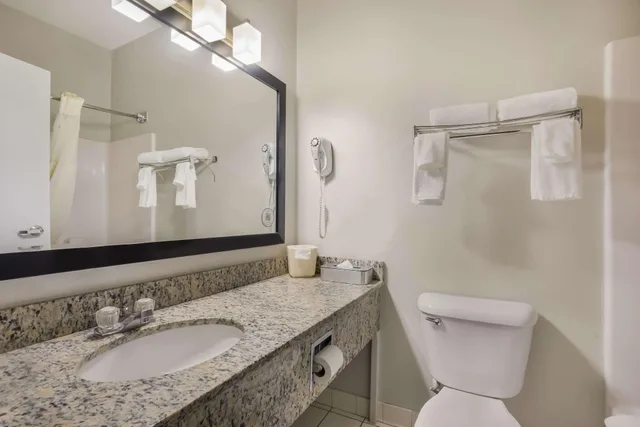 Efficiency, Queen Bed، MainStay Suites Joliet I-55 3/3